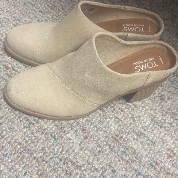 Toms Shoes - TOMS Beige Suede Block Heel Mule Slip-On
